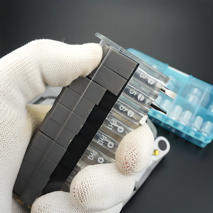 Mini śrubokręt wielofunkcyjny – kompaktowy, precyzyjny i zawsze pod ręką