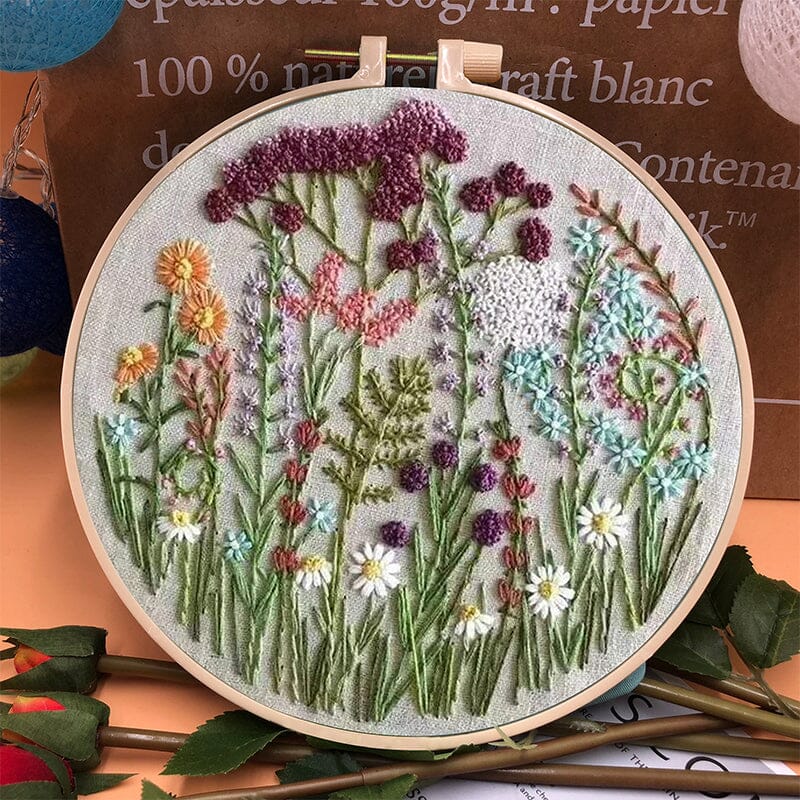 Borduurset met bloemen voor creatieve hobby's