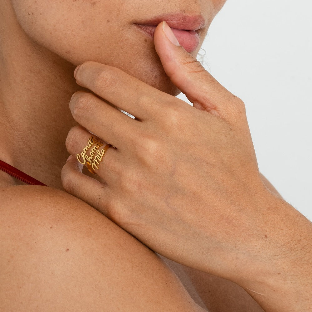 Anello Personalizzato con 1 a 4 Nomi Incisi