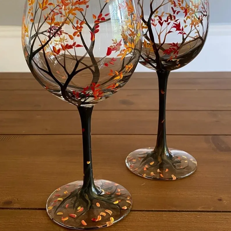 Vasos pintados a mano inspirados en las cuatro estaciones 