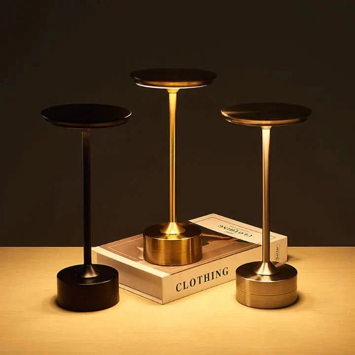 Bezdrátová LED lampa s elegantním a dotykovým designem 